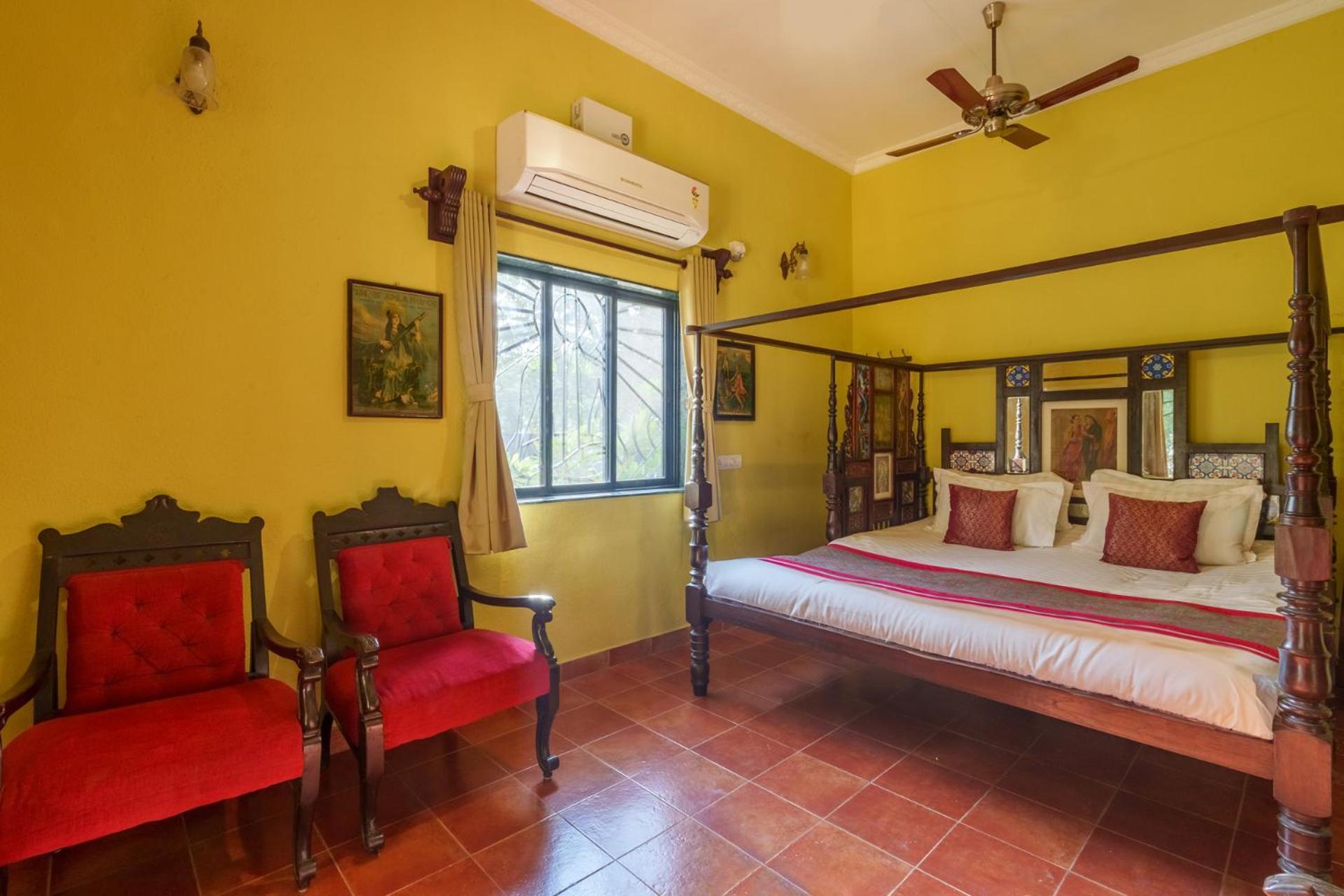 Vintage Estate - Lakeside Allure With Vintage Decor,A Plunge Pool & A Lawn Featuring A Charming Gazebo Karjat Exterior photo
